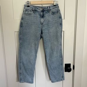 Hollister Curvy High Rise Mom Jean